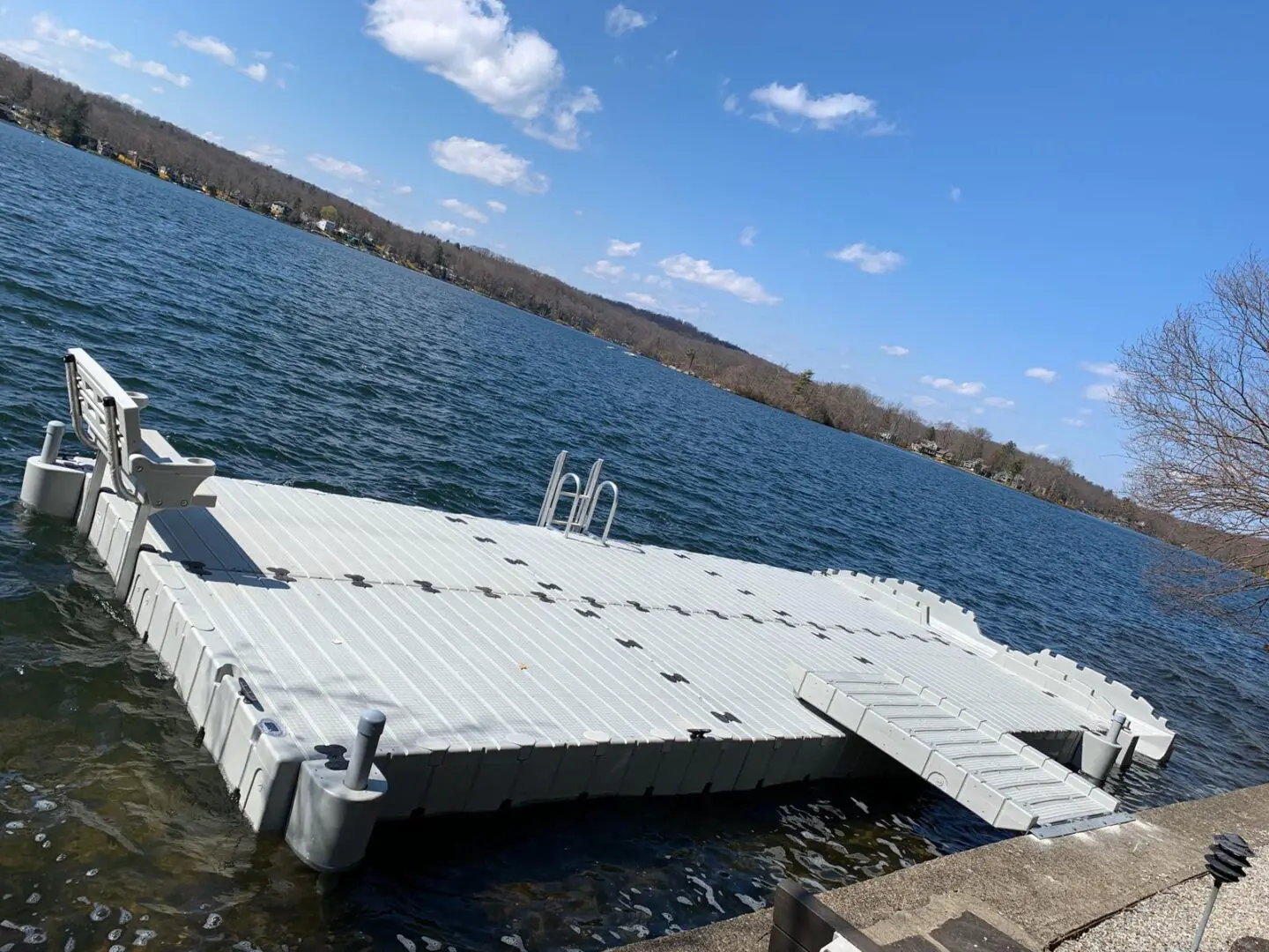 A closeup look at a dock on the river on a clear sunny day